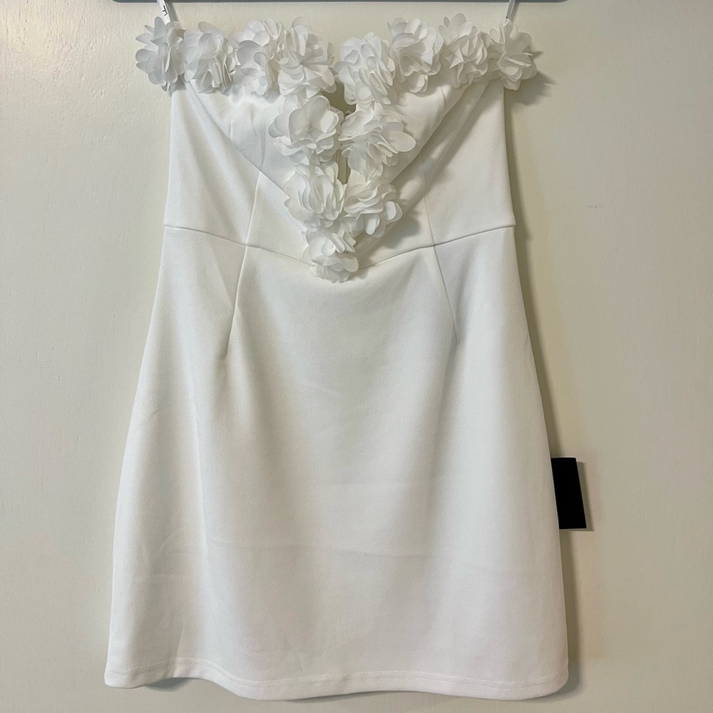 Lulu's White Strapless Floral Dress